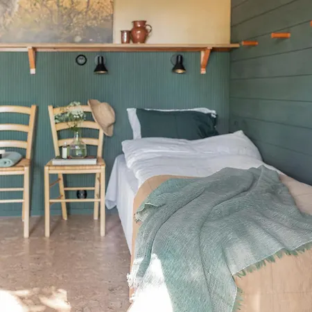 Lakeside Next To Nuuksio National Park, In Addition Hot Tub And Breakfast * Otalampi