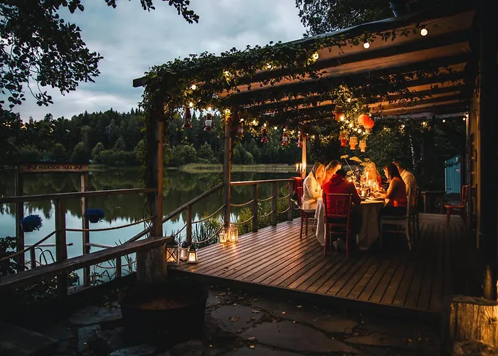 Villa Lakeside Next To Nuuksio National Park, In Addition Hot Tub And Breakfast *