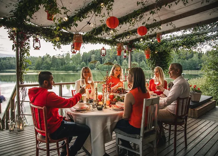 Villa Lakeside Next To Nuuksio National Park, In Addition Hot Tub And Breakfast