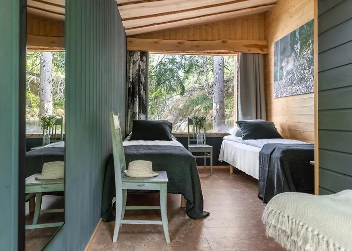 Villa Lakeside Next To Nuuksio National Park, In Addition Hot Tub And Breakfast